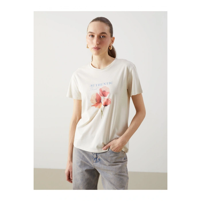 Bisiklet Yaka Çiçekli Penye Kadın Tişört