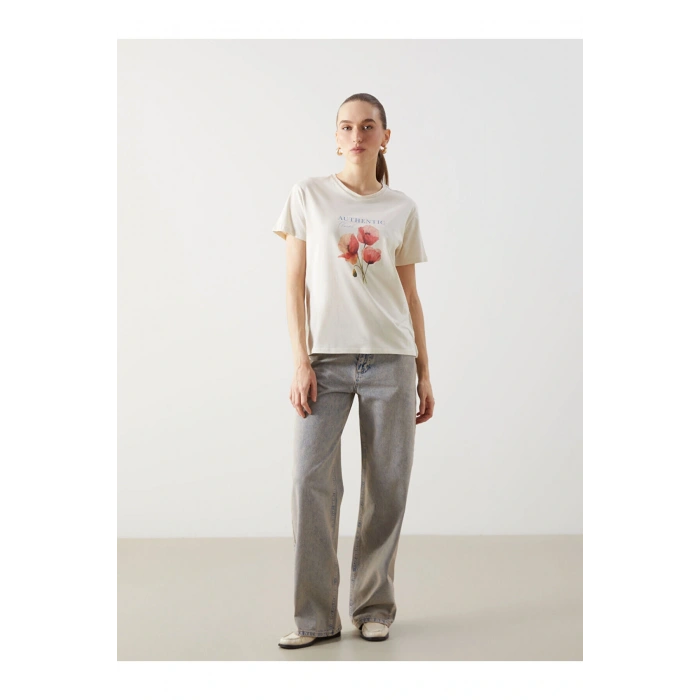 Bisiklet Yaka Çiçekli Penye Kadın Tişört