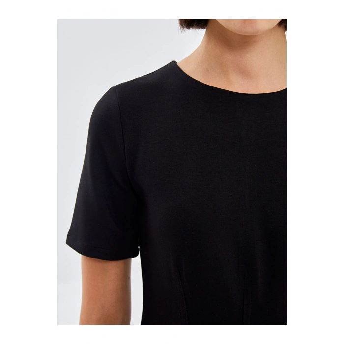 Bisiklet Yaka Kadın Tişört