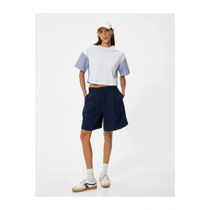 Bisiklet Yaka Tişört Kumaş Detaylı Detaylı Kısa Kollu