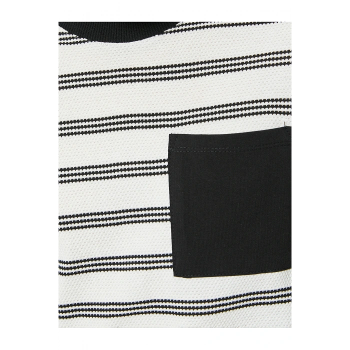 Cep Detaylı Tişört Bisiklet Yaka Kısa Kollu