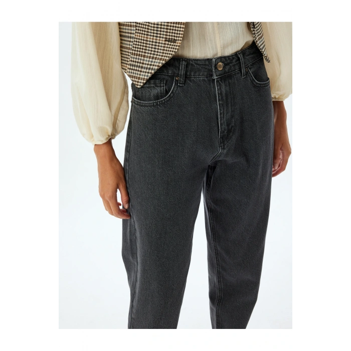 Düz Paça Kot Pantolon Normal Bel Düğmeli Cepli - Mom Jean