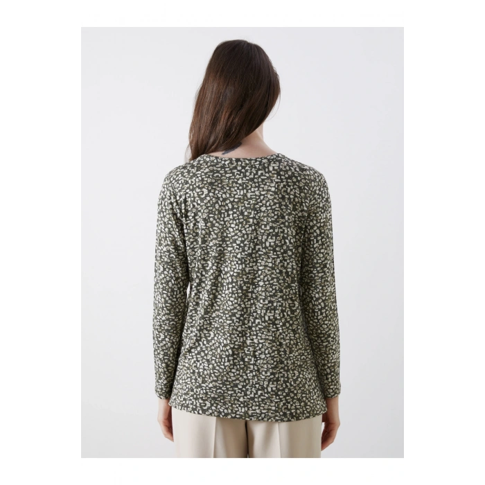 Kaçık Yaka Desenli Bluz