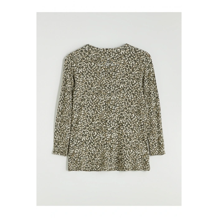 Kaçık Yaka Desenli Bluz