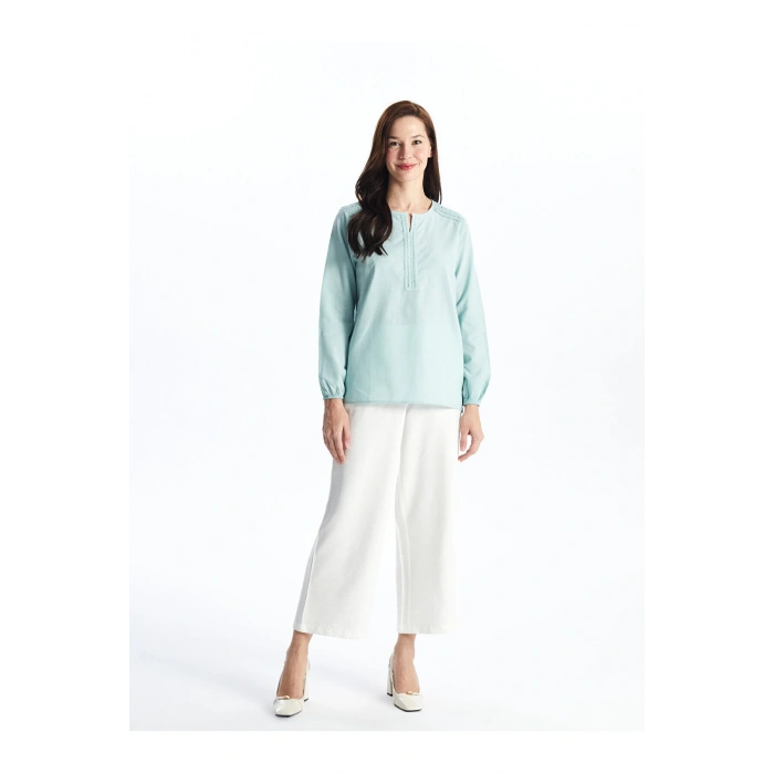 Kaçık Yaka Nakışlı Uzun Kollu Kadın Bluz