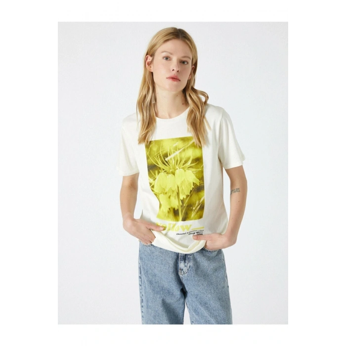 Kadın Ekru Baskılu Bisiklet Yaka Pamuklu T-Shirt