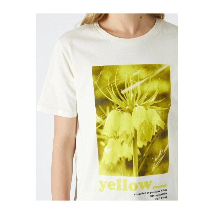 Kadın Ekru Baskılu Bisiklet Yaka Pamuklu T-Shirt