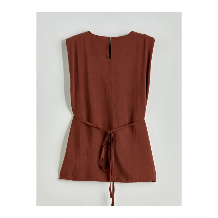 Kahverengi Bisiklet Yaka Kuşaklı Bluz