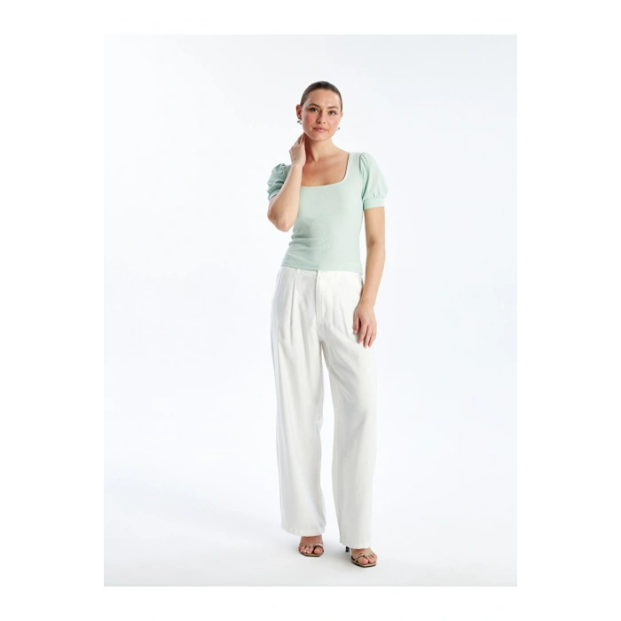 Kare Yaka Düz Kısa Kollu Kadın Bluz