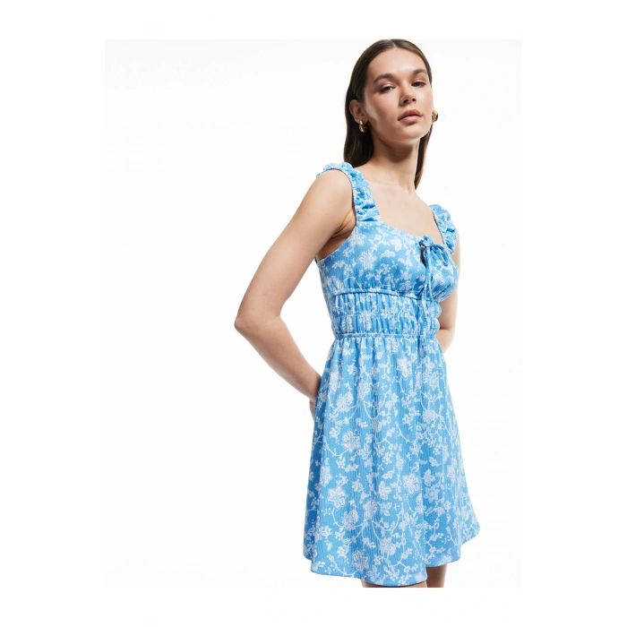 Kare Yaka Kalın Askılı Sırt Detaylı Önü Bağcıklı Çiçekli Mini Elbise Bürümcük