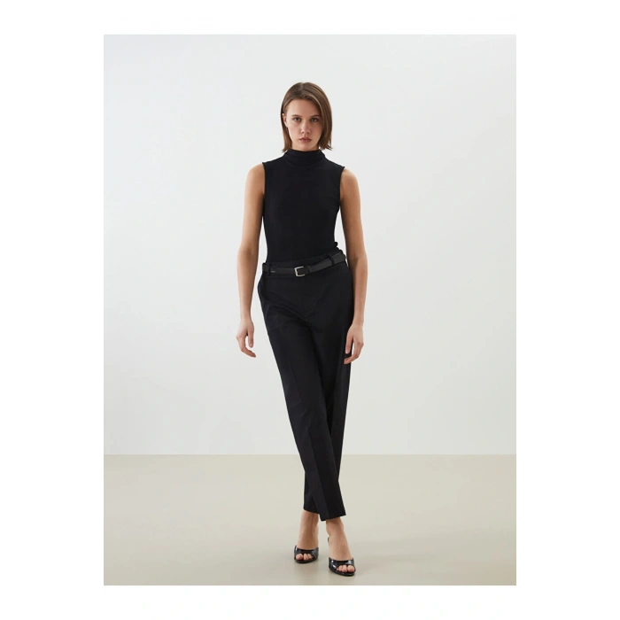 LCW Beli Kemerli Havuç Kesim Kadın Pantolon