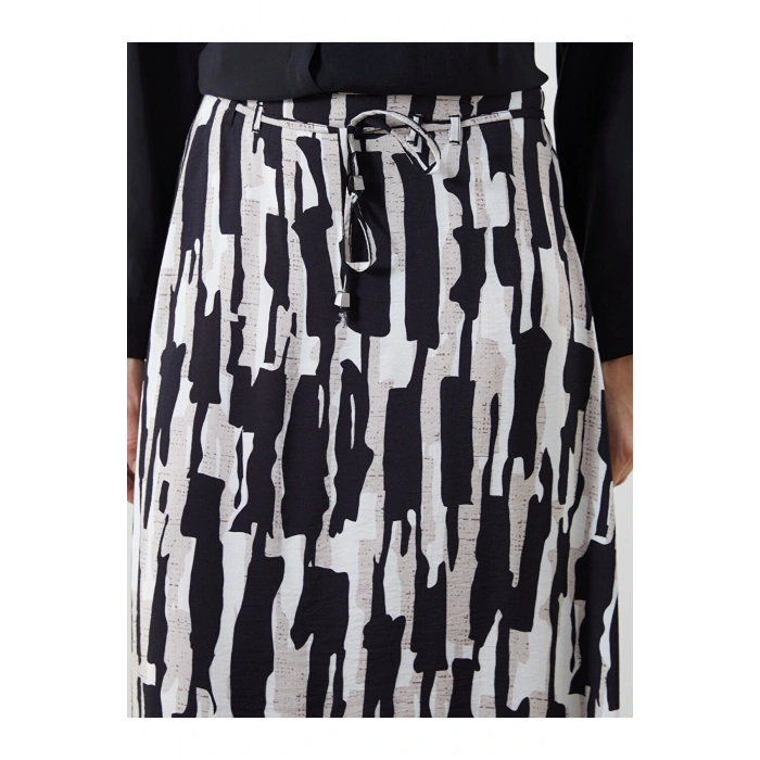 LCW Beli Lastikli Desenli Etek