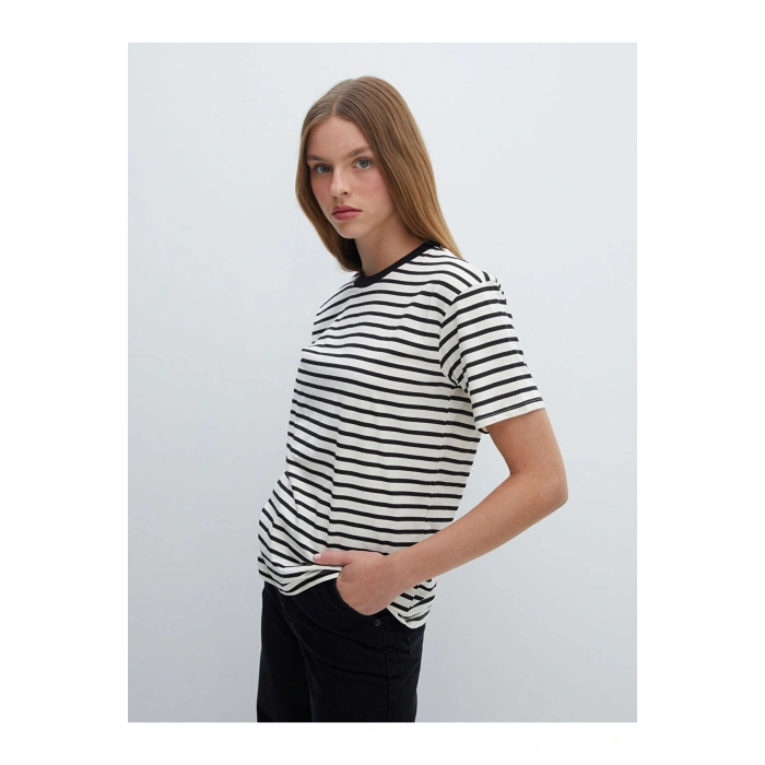 LCW Bisiklet Yaka Çizgili Kadın Tişört