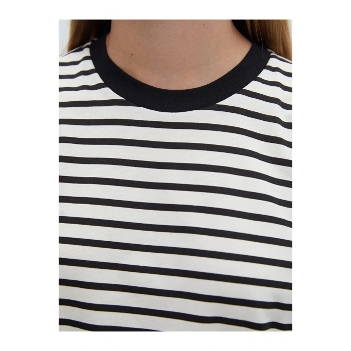 LCW Bisiklet Yaka Çizgili Kadın Tişört