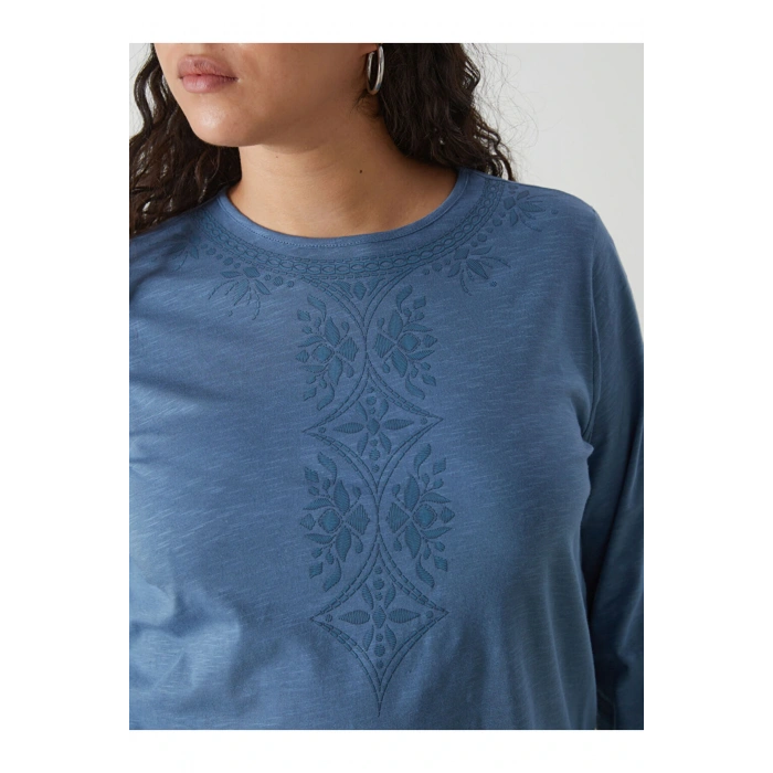 LCW Bisiklet Yaka Nakışlı Kadın Bluz