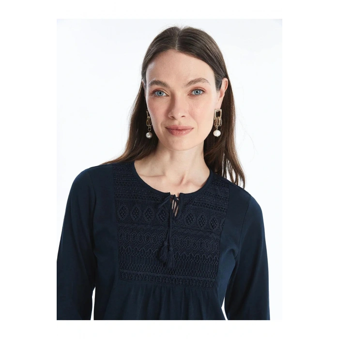 LCW Grace Bağlamalı Yaka Nakışlı Bluz (W5)