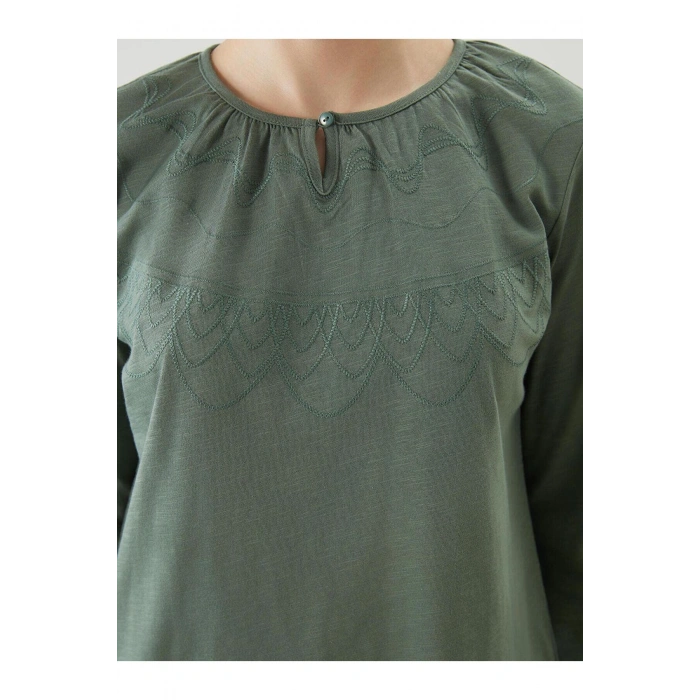 LCW Grace Bisiklet Yaka Nakışlı Kadın Tişört (S5)