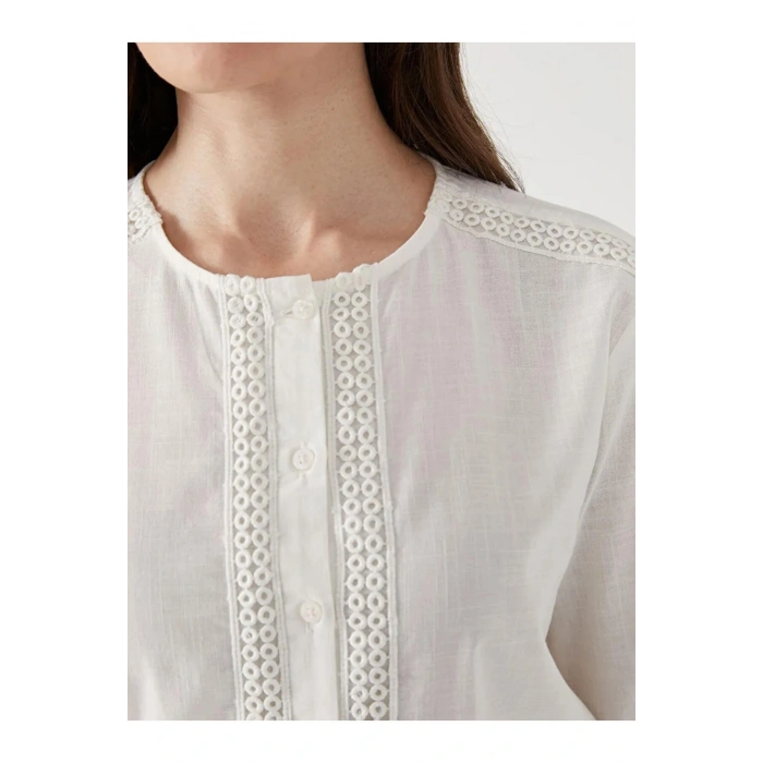 LCW Grace Ekru Bisiklet Yaka Dantel Detaylı Kadın Bluz