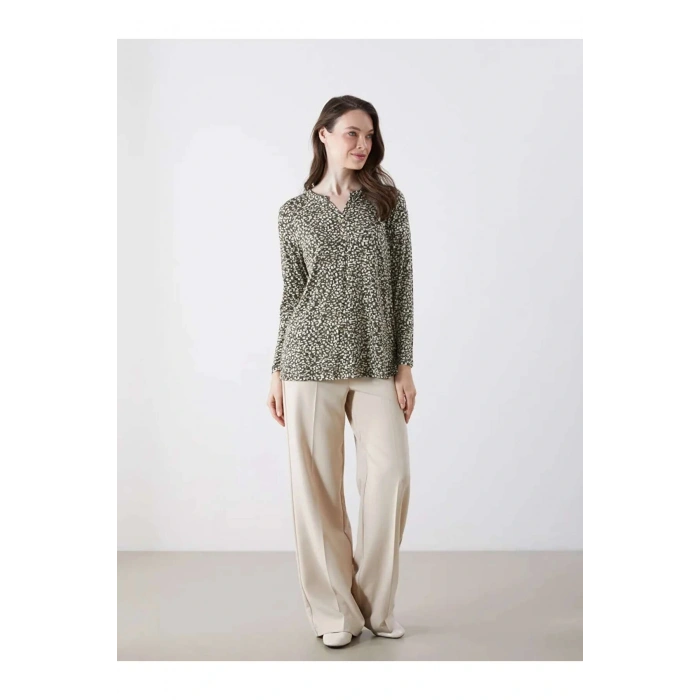 LCW Grace Yeşil Kaçık Yaka Desenli Bluz