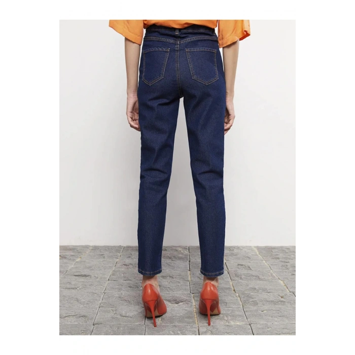 LCW Jeans İndigo Yüksek Bel Mom Fit Düz Cep Detaylı Kadın Rodeo Jean Pantolon