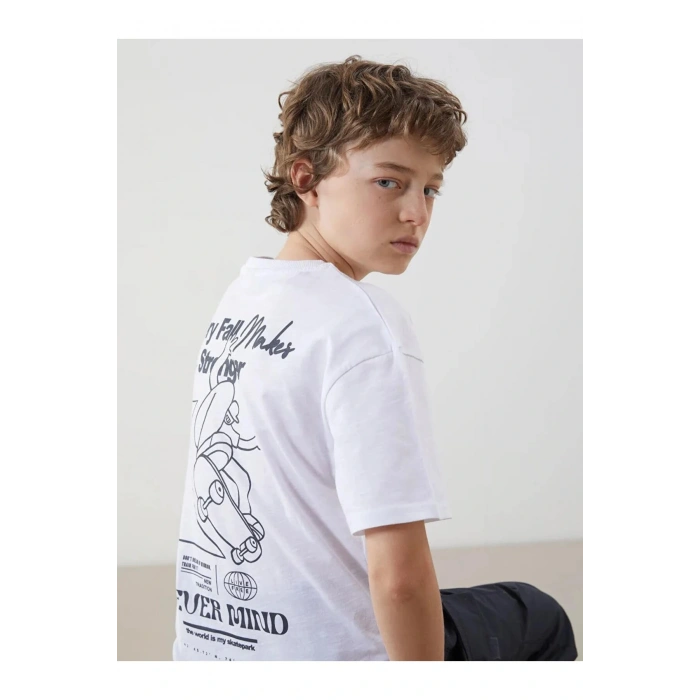 LCW Kids Beyaz Bisiklet Yaka Erkek Çocuk Tişört