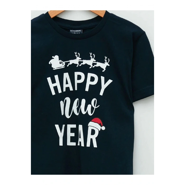 LCW Kids Lacivert Bisiklet Yaka Yılbaşı Temalı Kısa Kollu Pamuklu Erkek Çocuk Tişört