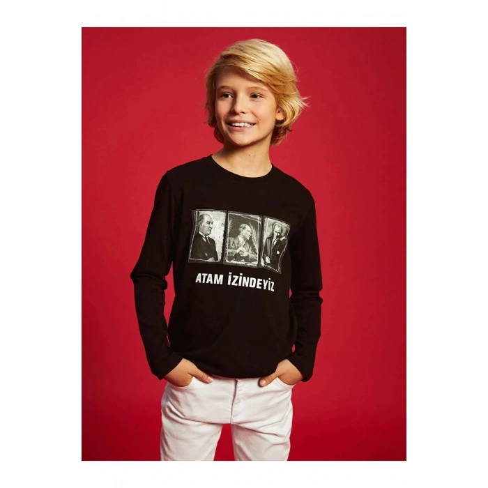 LCW Kids Siyah Bisiklet Yaka Atatürk Baskılı Erkek Çocuk Tişört