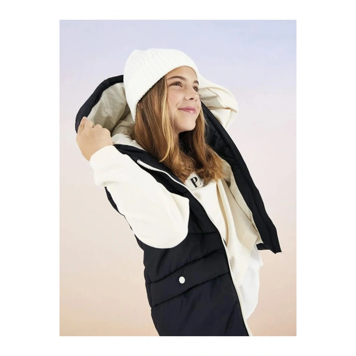 LCW Kids Siyah Kapüşonlu Basic Kız Çocuk Şişme Yelek