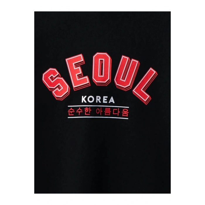 LCW Kids Siyah Kapüşonlu Baskılı Uzun Kollu Pamuklu Kız Çocuk Tişört