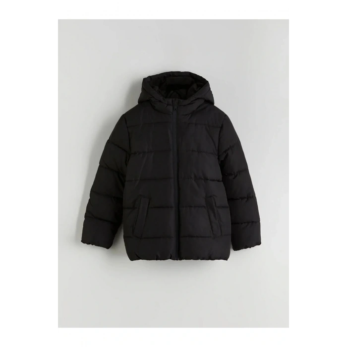 LCW KidsSiyah Kapüşonlu Erkek Çocuk Şişme Mont