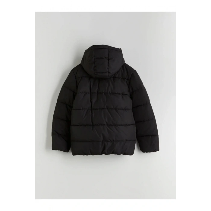 LCW KidsSiyah Kapüşonlu Erkek Çocuk Şişme Mont