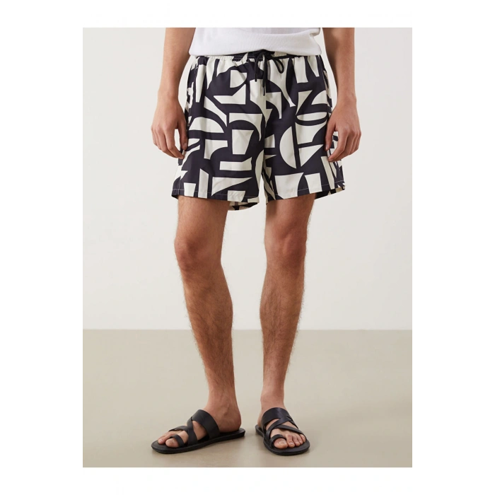 LCW Kısa Boy Desenli Erkek Deniz Şortu