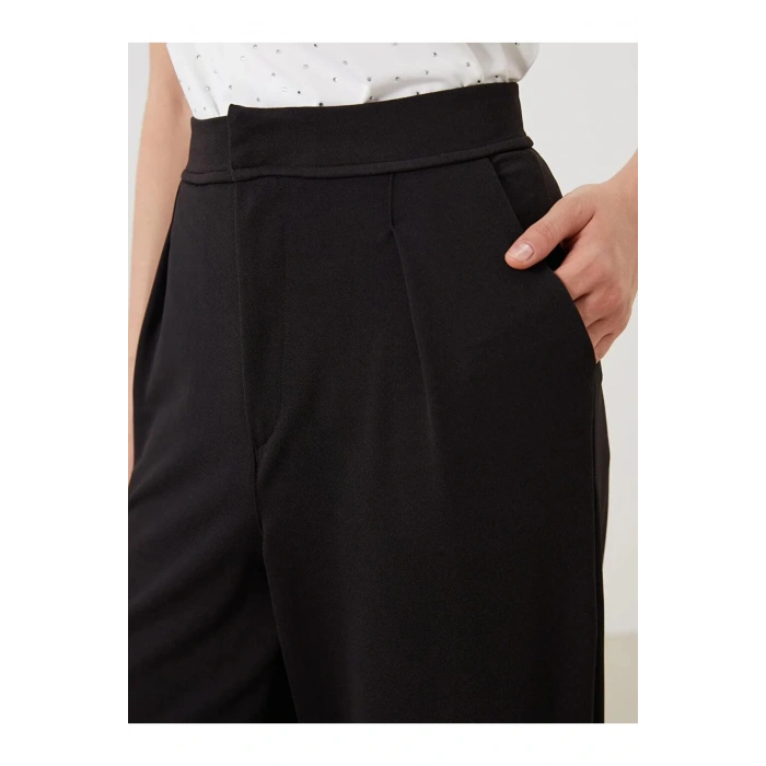 LCW Modest Siyah Loose Fit Pileli Kadın Pantolon