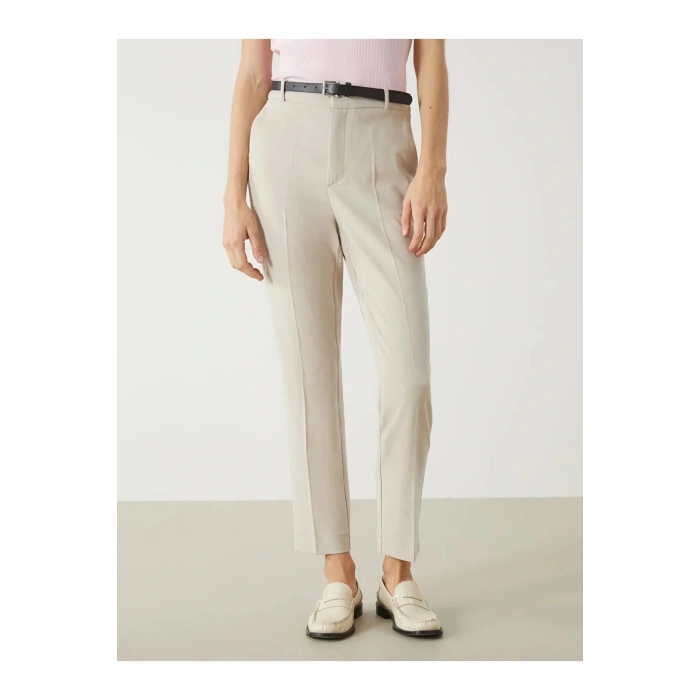 LCW Vision Bej Beli Kemerli Havuç Kesim Kadın Pantolon