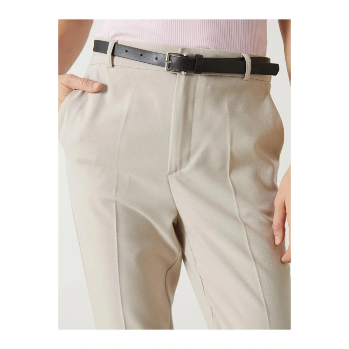 LCW Vision Bej Beli Kemerli Havuç Kesim Kadın Pantolon