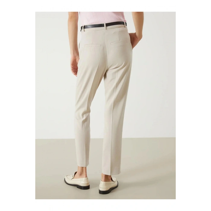 LCW Vision Bej Beli Kemerli Havuç Kesim Kadın Pantolon