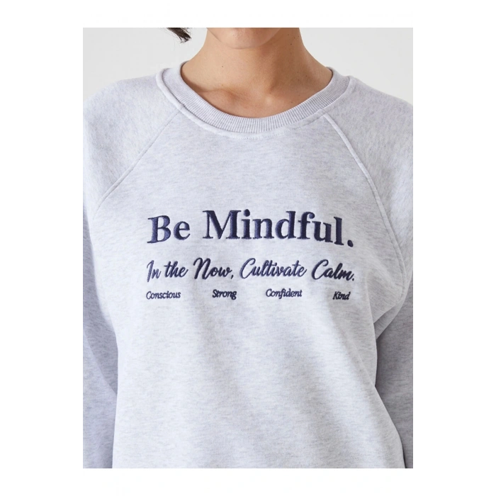 LCW Vision Beyaz Bisiklet Yaka Nakışlı Kadın Kalın Sweatshirt