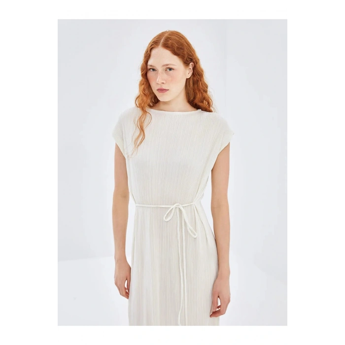 LCW Vision Buxe Beyazı Bisiklet Yaka Dokulu Kadın Elbise