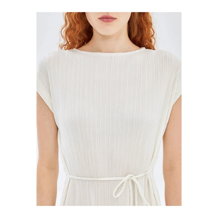 LCW Vision Buxe Beyazı Bisiklet Yaka Dokulu Kadın Elbise