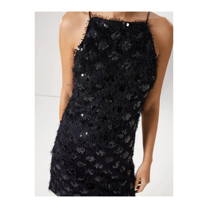 LCW Vision Siyah Kare Yaka Pul İşlemeli Askılı Kadın Elbise