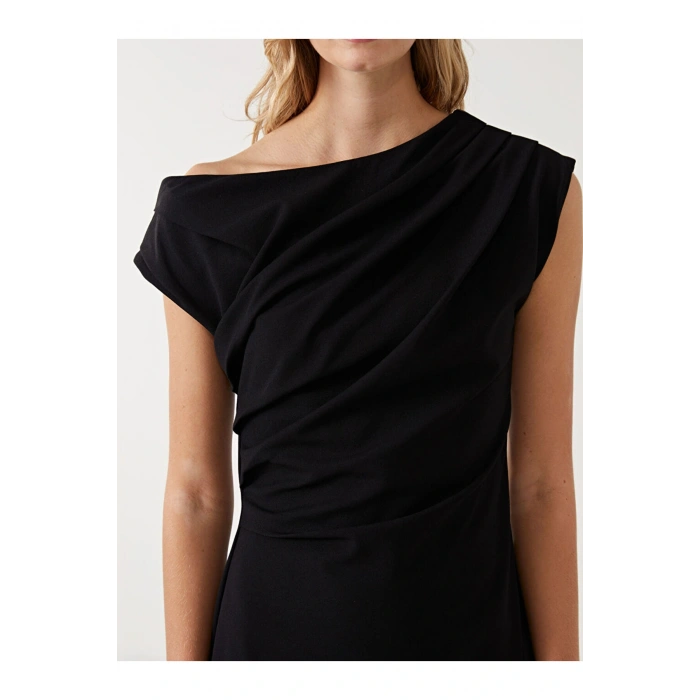 LCW Vision Siyah Kayık Yaka Kadın Elbise