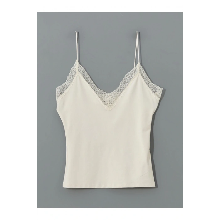 LCW Vision V Yaka Dantel Detaylı Crop Kadın Bluz