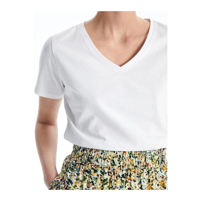 LCWAIKIKI Basic Beyaz V Yaka Düz Kısa Kollu Kadın Tişört