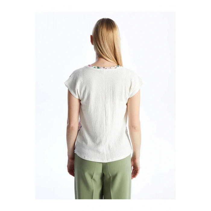 LCWAIKIKI Basic Karişik Bisiklet Yaka Çiçekli Kısa Kollu Kadın Tişört