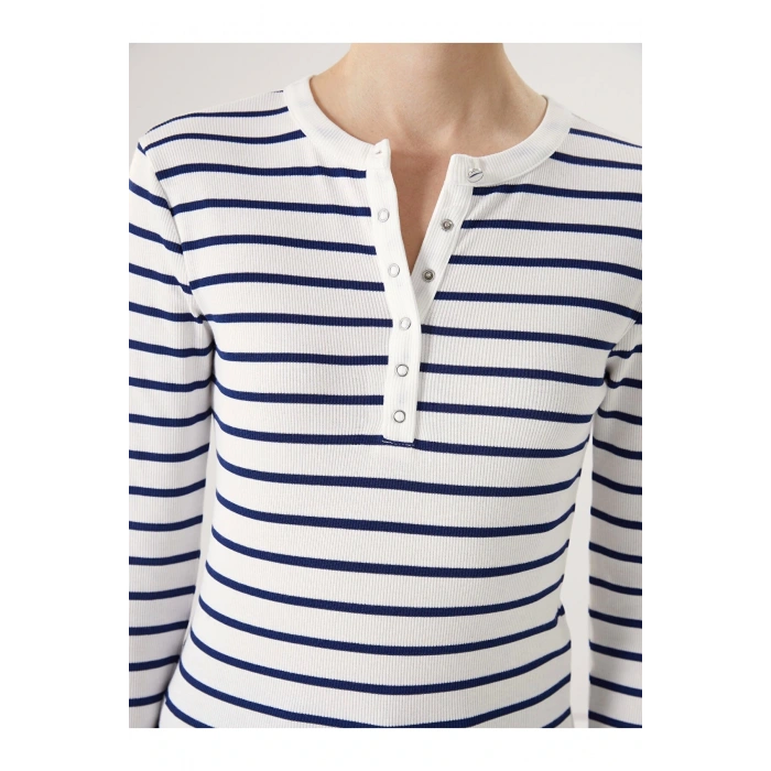 LCWAIKIKI Basic LACİVERT Bisiklet Yaka Çizgili Kadın Tişört