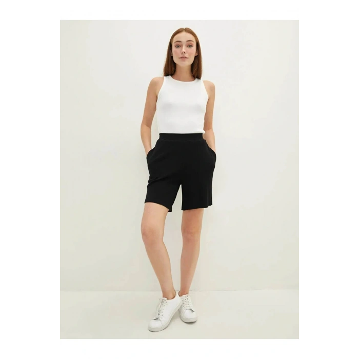 LCWAIKIKI Basic Siyah Beli Lastikli Düz Cep Detaylı Kadın Şort