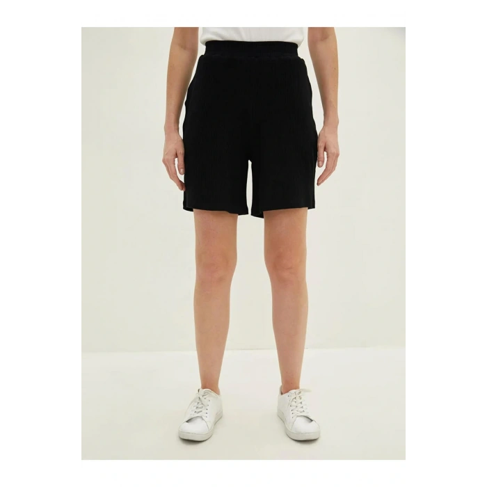 LCWAIKIKI Basic Siyah Beli Lastikli Düz Cep Detaylı Kadın Şort