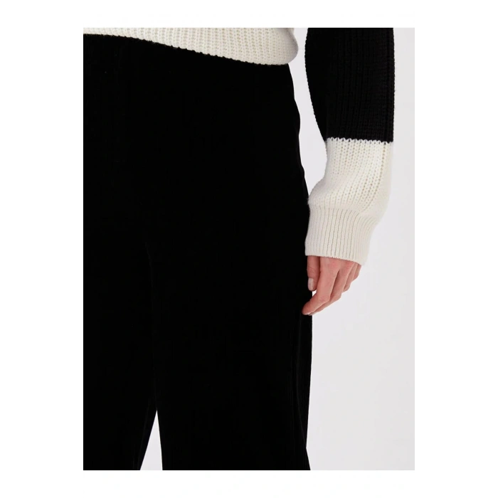 LCWAIKIKI Basic Siyah Standart Fit Düz Geniş Paça Kadife Kadın Pantolon 67 Değerlendirme