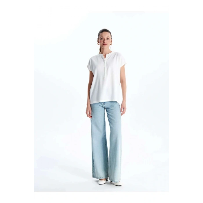 LCWAIKIKI Classic Beyaz Kaçık Yaka Kadın Bluz