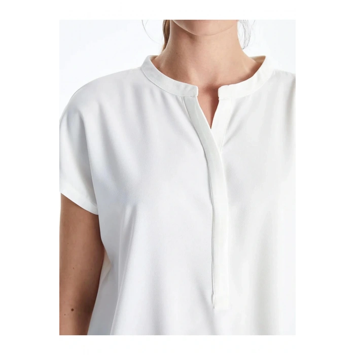 LCWAIKIKI Classic Beyaz Kaçık Yaka Kadın Bluz